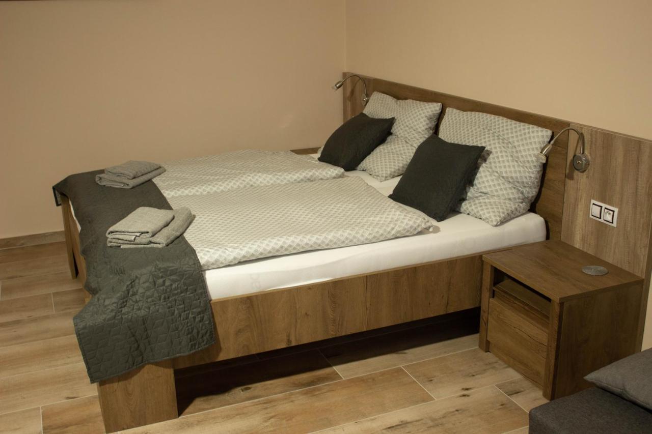 Apartmany Pilot Velka Hledsebe Екстериор снимка